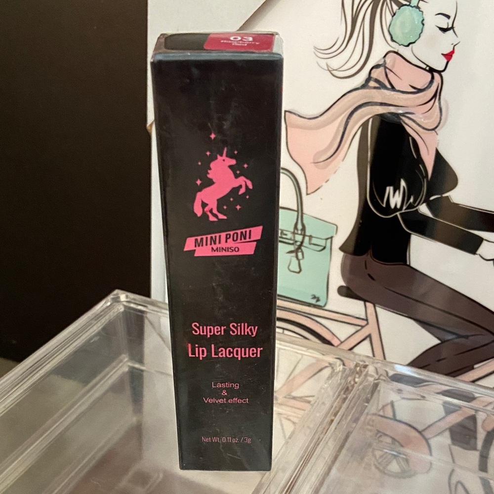 🆕 Mini Poni silky lip lacquer in raspberry red